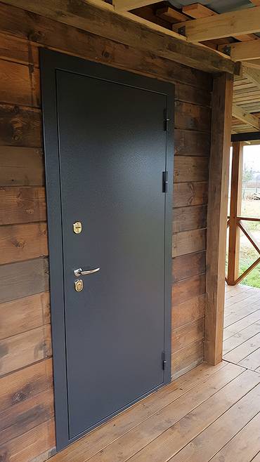 Дверь с полимерной покраской